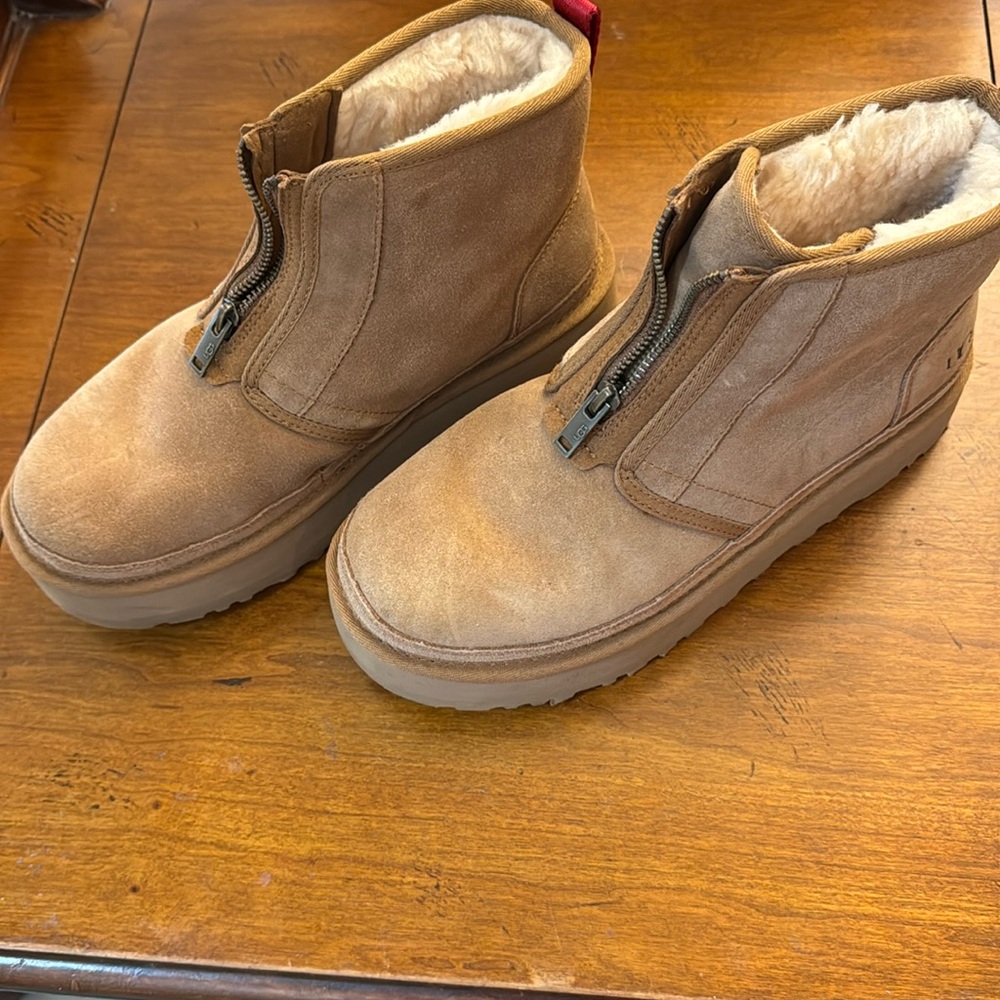 Women’s Sz 9 UGG